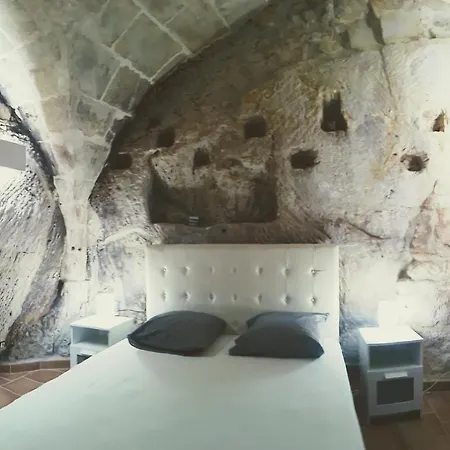 Maison Troglodyte En Provence *